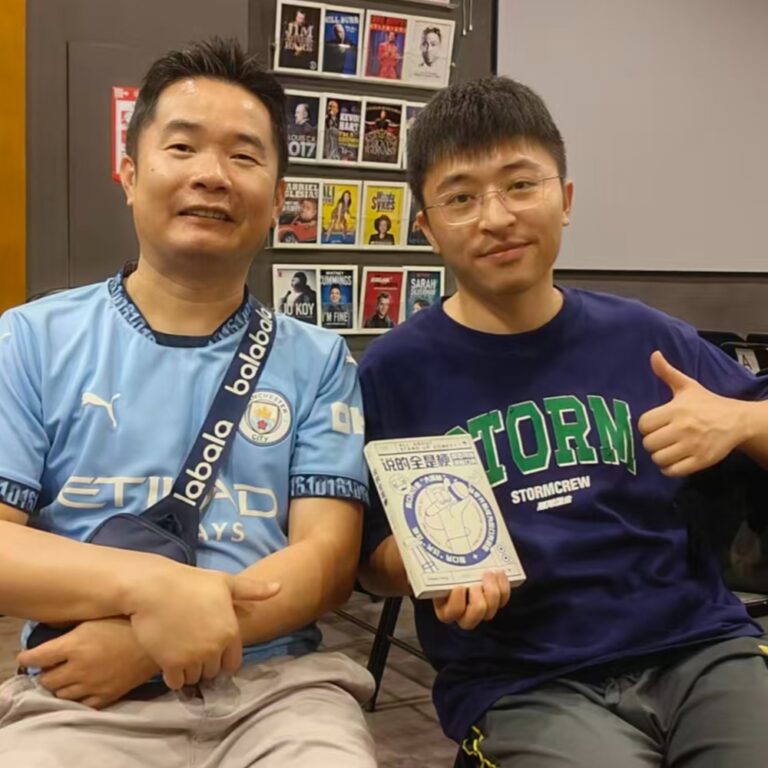 看看是哪个不怕死的演员来跟洛宾录了一期“圈内”播客
